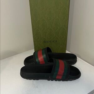 Gucci Men's Black, Red, and Green Slide Sandals